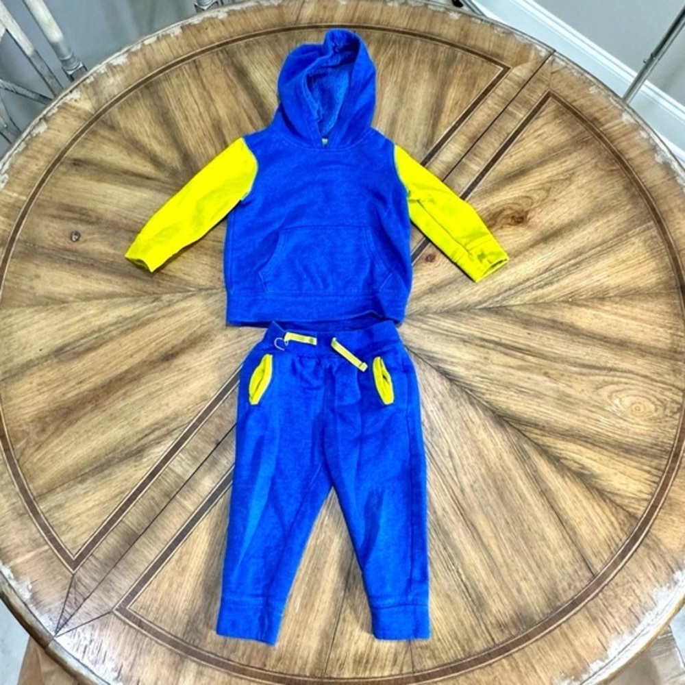 EUC Cat & Jack Toddler Boys’ Blue/Lime Green Hoodie and Sweatpants — Size 2T